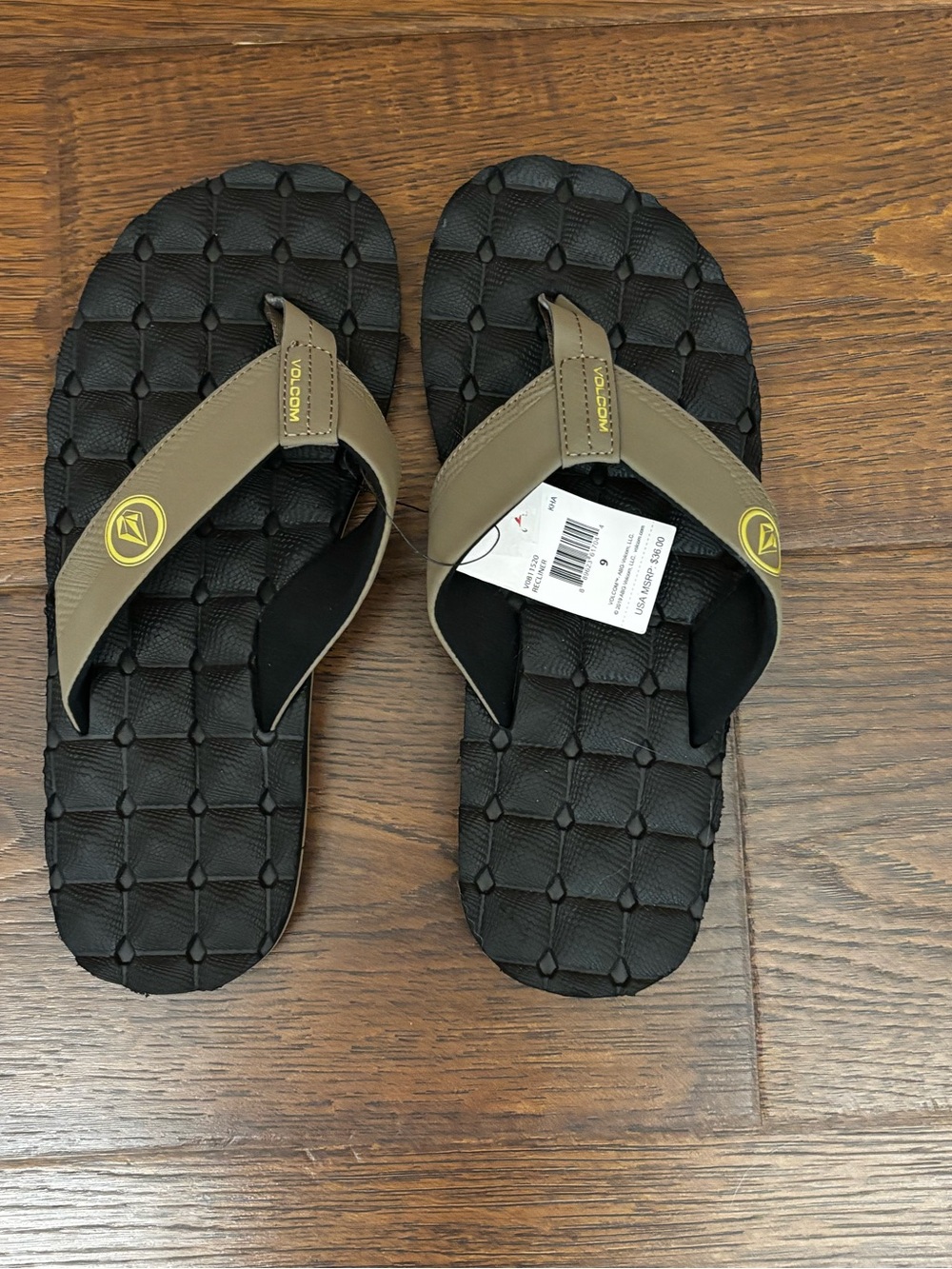 Volcom Men's Recliner Sandals Flip Flops Khaki Black Size 9 NWT